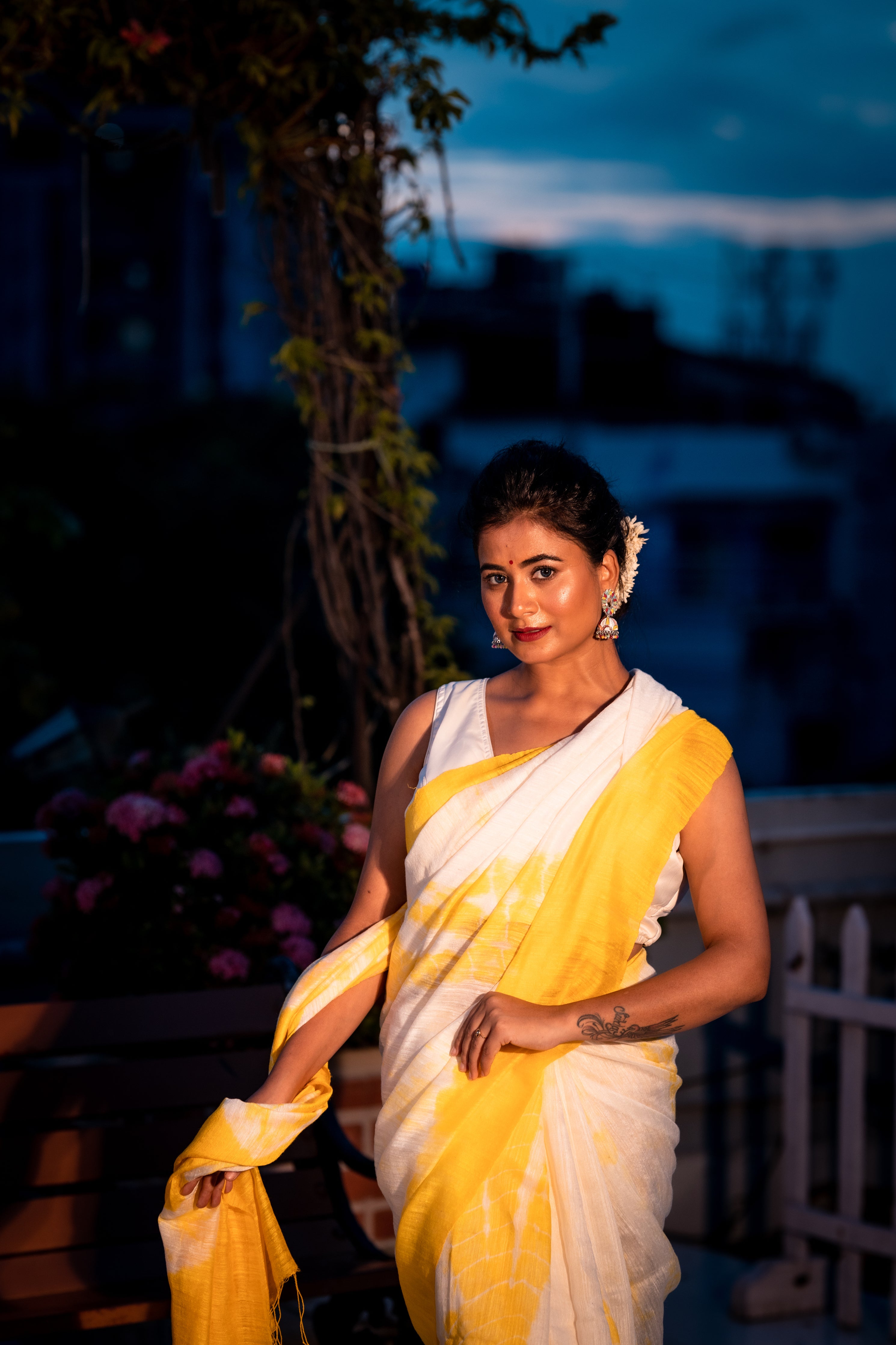 Mango Crush || Bright Yellow and Pure White Premium Matka Bengal Handloom Saree with all over Tie & Dye Bandhni