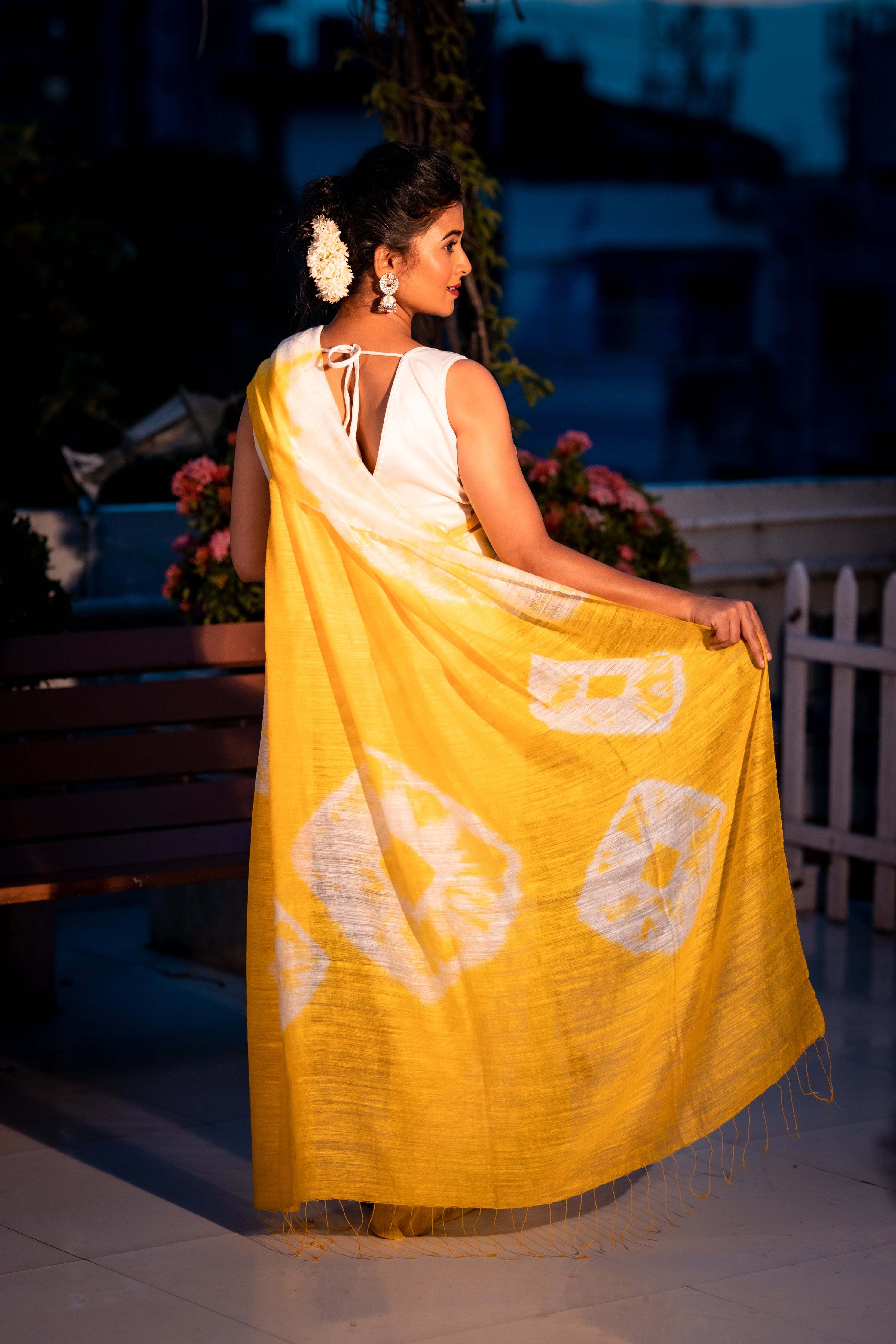 Mango Crush || Bright Yellow and Pure White Premium Matka Bengal Handloom Saree with all over Tie & Dye Bandhni