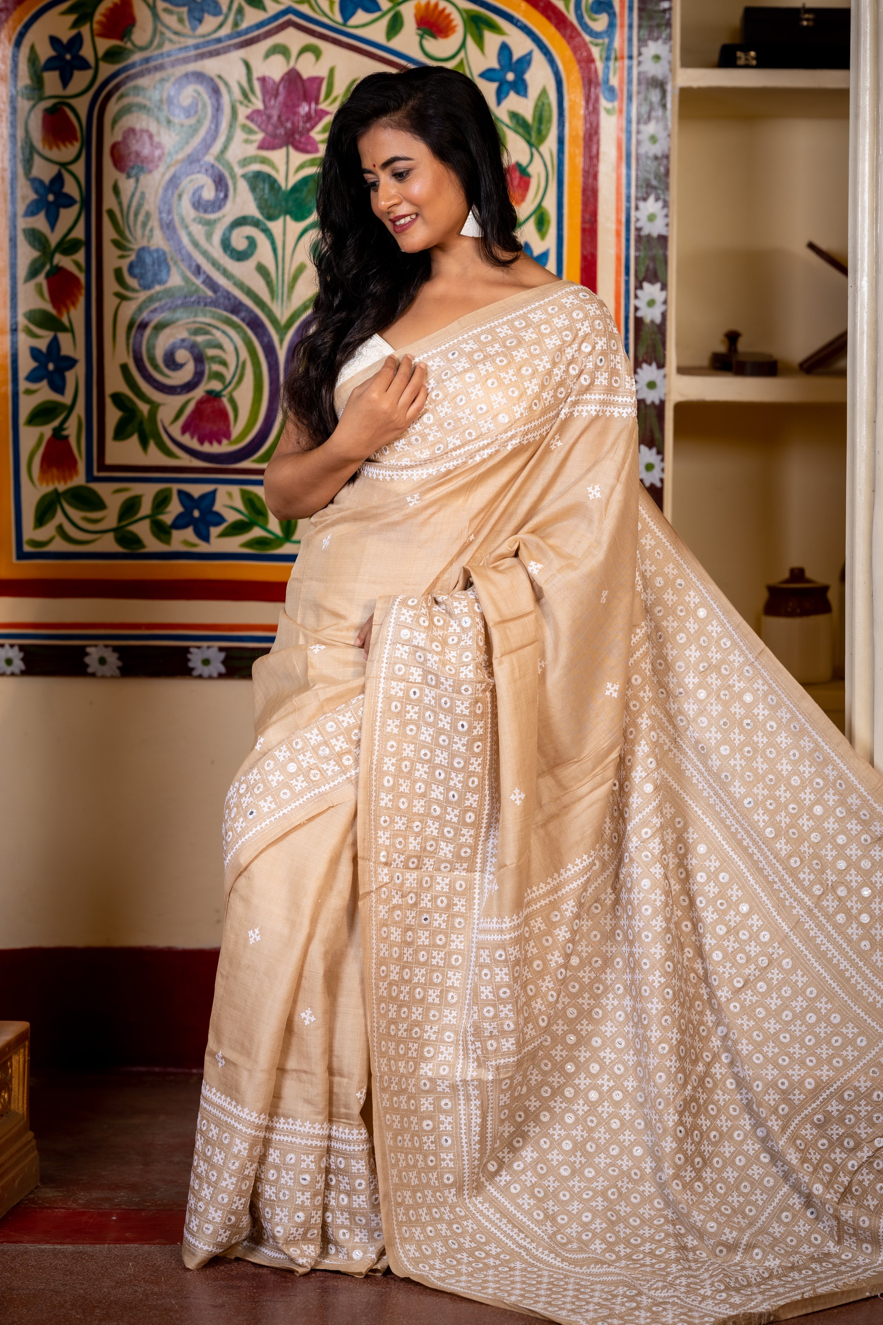 Jhinuk || Pale Khaki Pure Gachhi Tussar Silk Handloom Kantha Stitch Embroidery Saree with all over White Resham 'Lambani' & 'Foil-Mirror Highlights' Buta, Border & Pallu