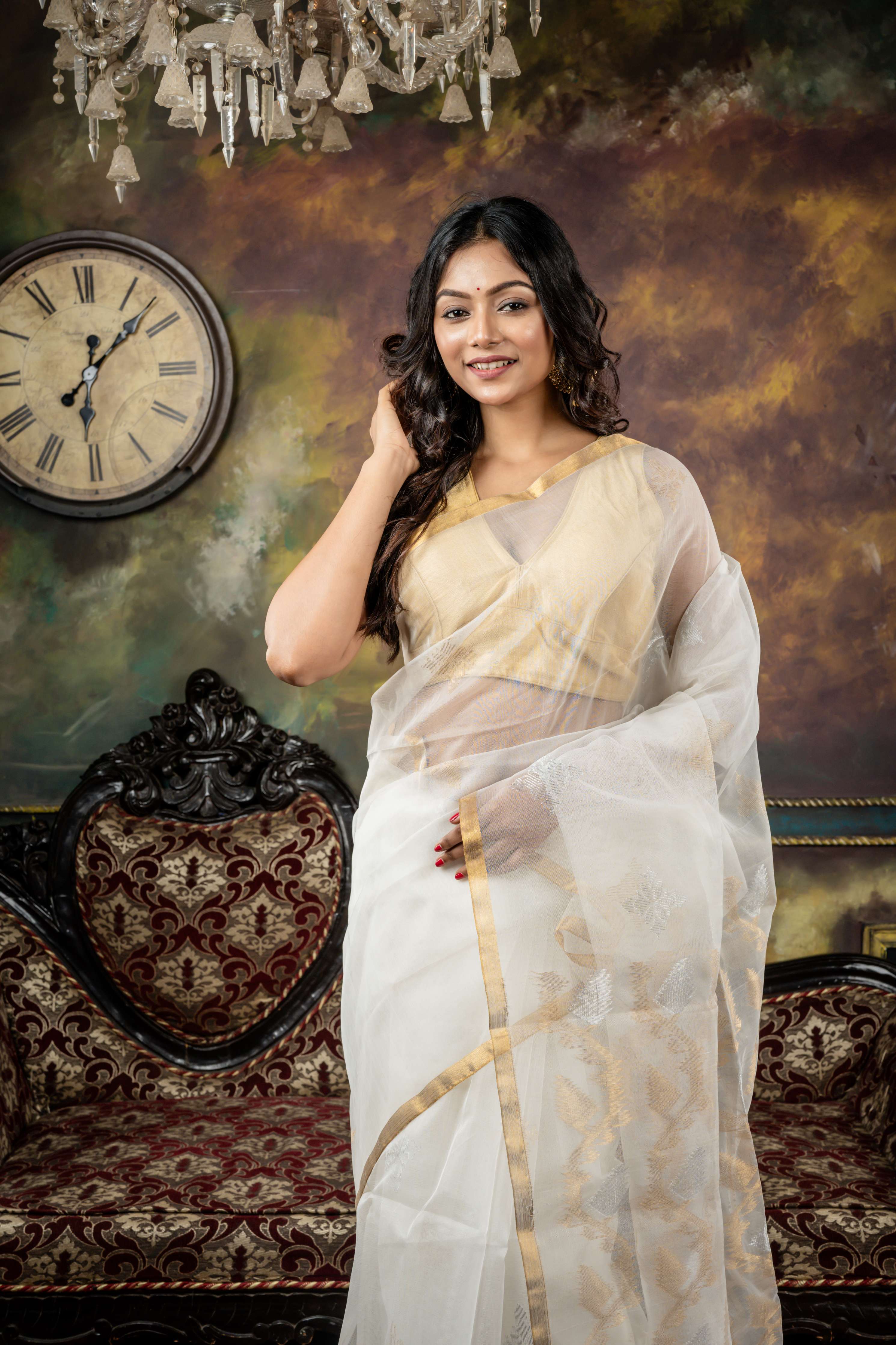 Swarnali || Pure White Muslin Bengal Handloom Saree with all over Antique Gold & Silver Zari Floral Buta, 'Karat' Pallu and Antique Gold Zari Plain Border
