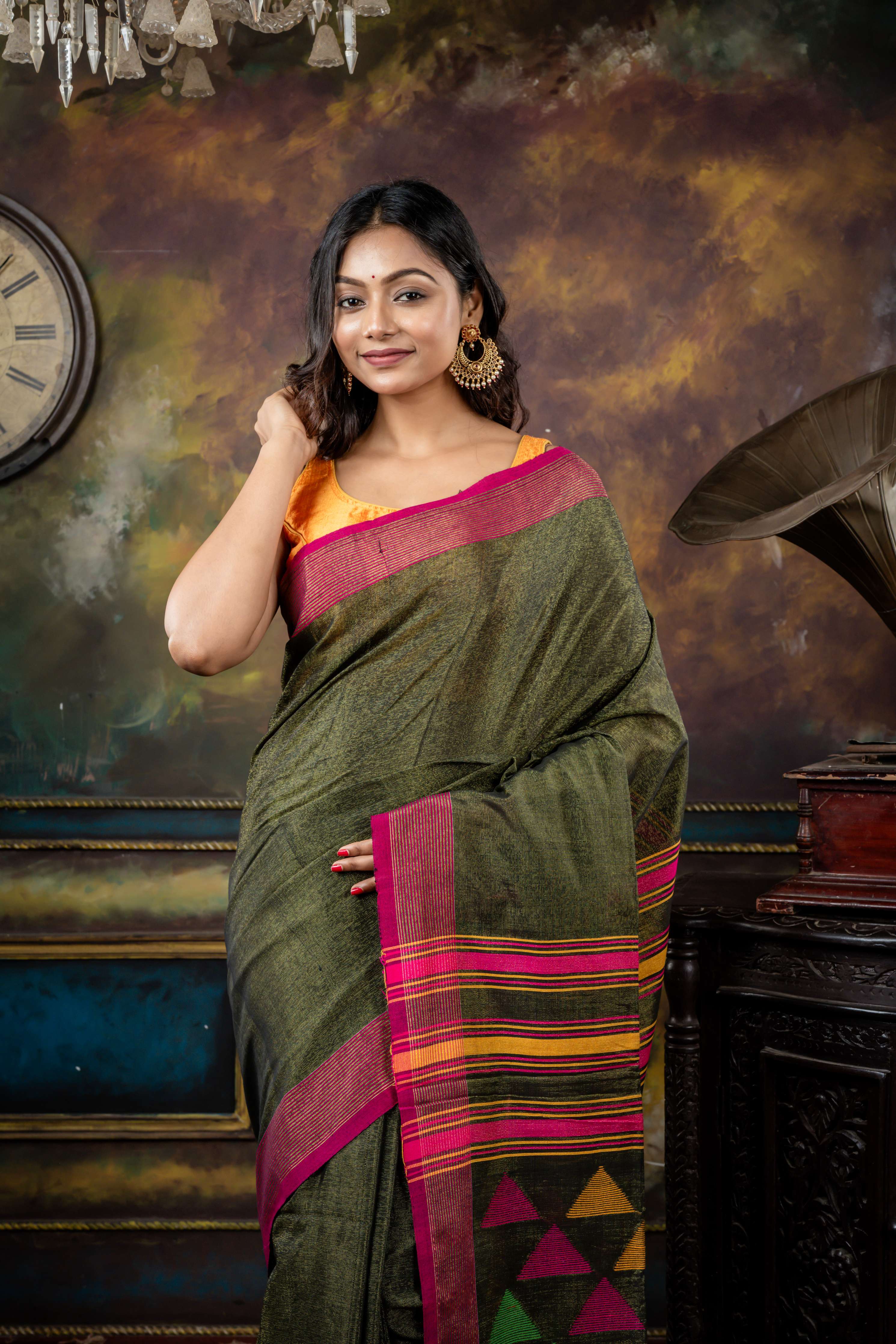 Trikoni || Sap Green & Gold dual tone Tissue Cotton Bengal Handloom Saree with Plain Body, Magenta Border & Multi-colour 'Temple' motif Pallu