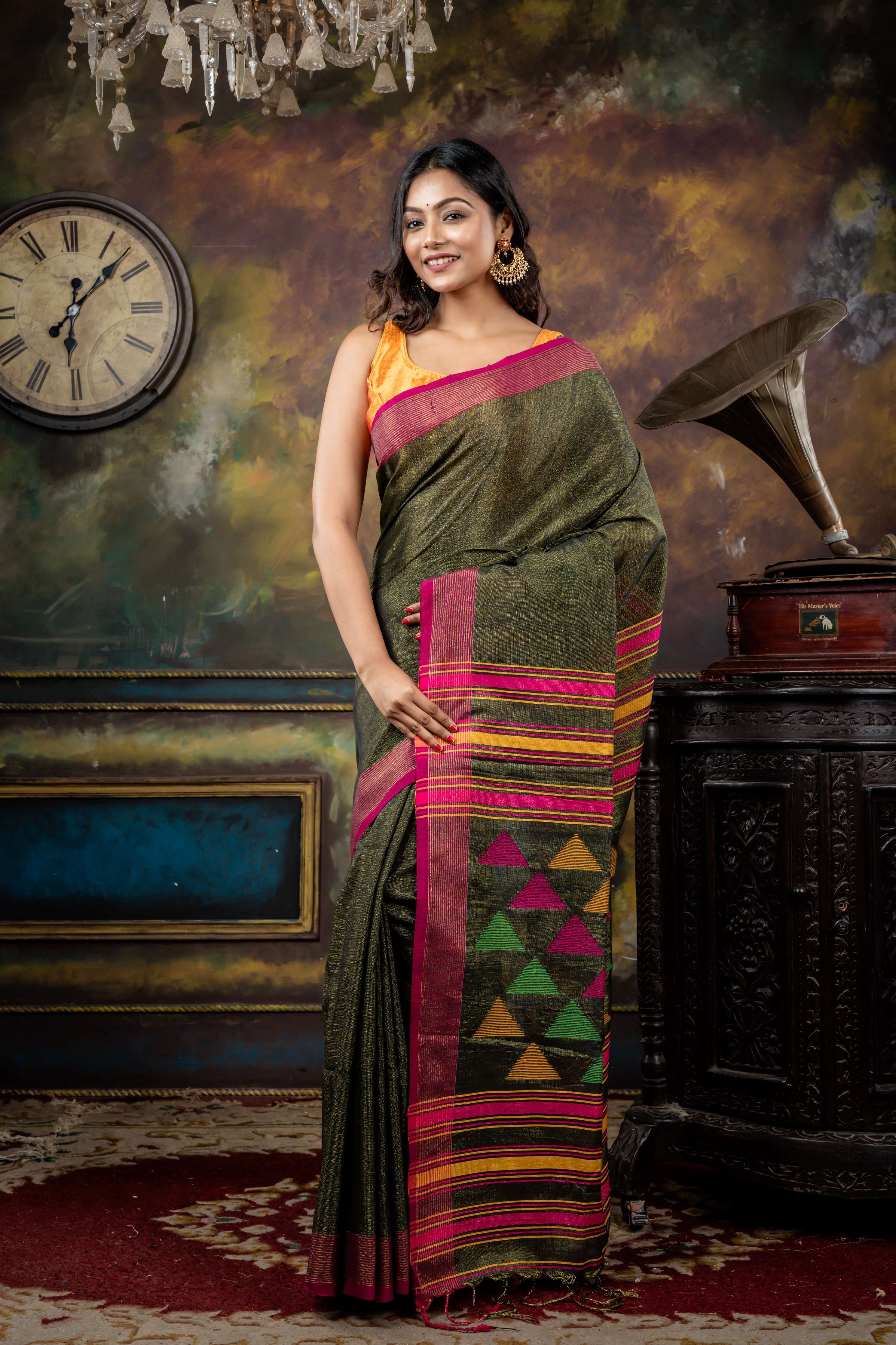 Trikoni || Sap Green & Gold dual tone Tissue Cotton Bengal Handloom Saree with Plain Body, Magenta Border & Multi-colour 'Temple' motif Pallu