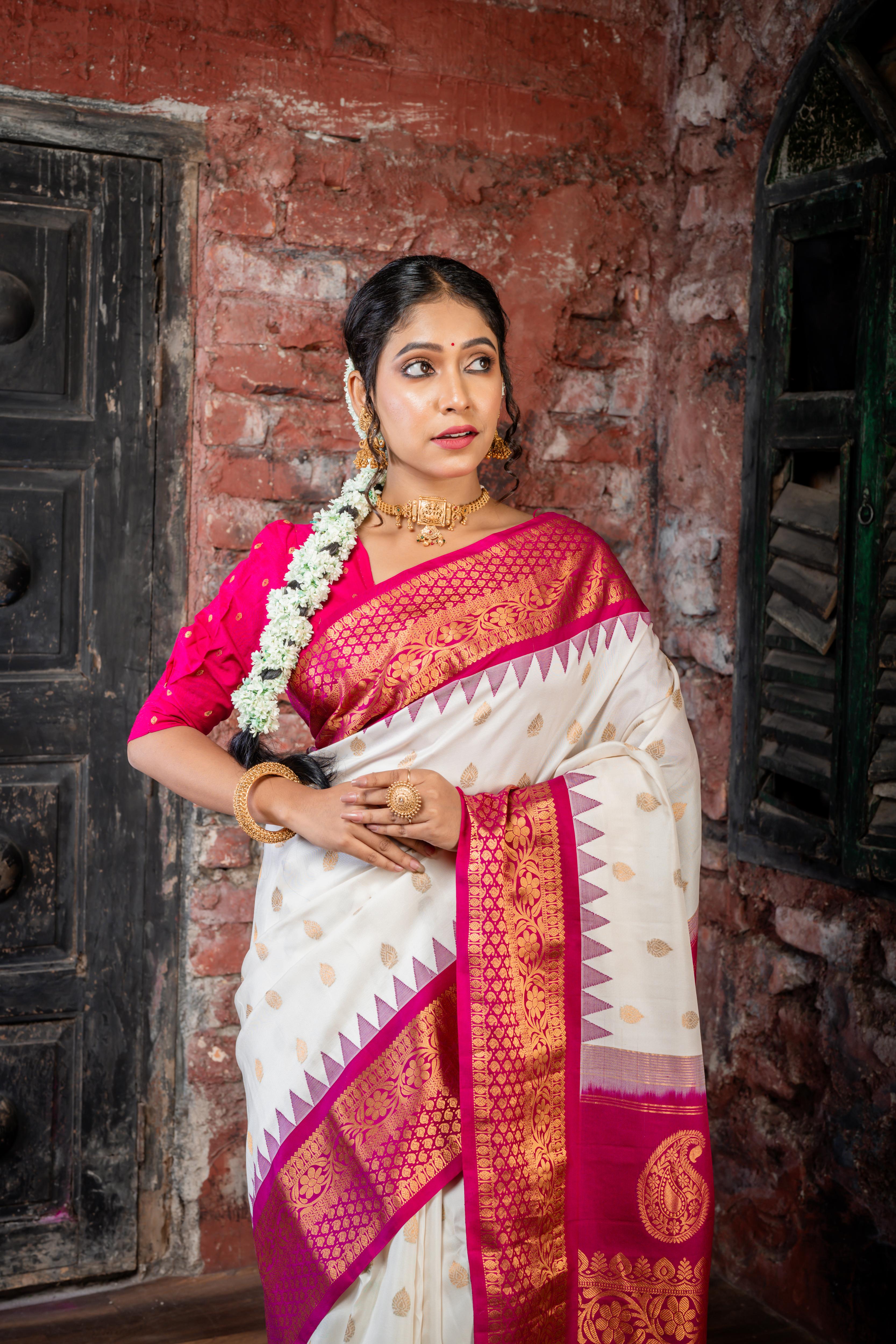 Shwetha || Off-White Pure Gadwal Silk Handloom Saree with all over Antique Gold Buti, Magenta & Antique Gold Zari Traditional design Border and Brocade Pallu