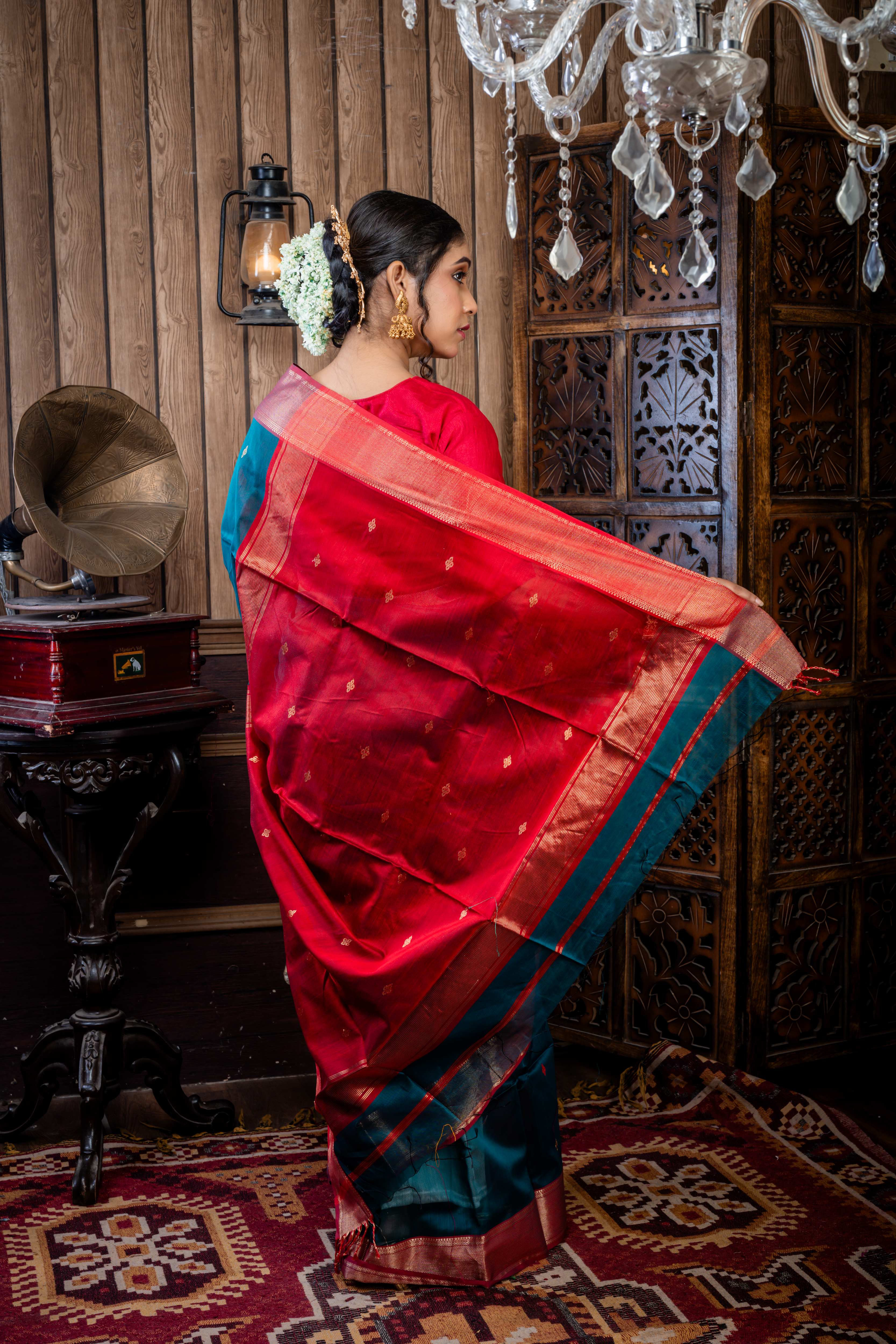 Kaveri || Forest Green Cotton Resham Maheshwari Handloom Saree with all over Golden Zari Buta, Dark Red & Golden Zari Brocade Border and Dark Red & Golden Zari Pallu with Stripe & Buta