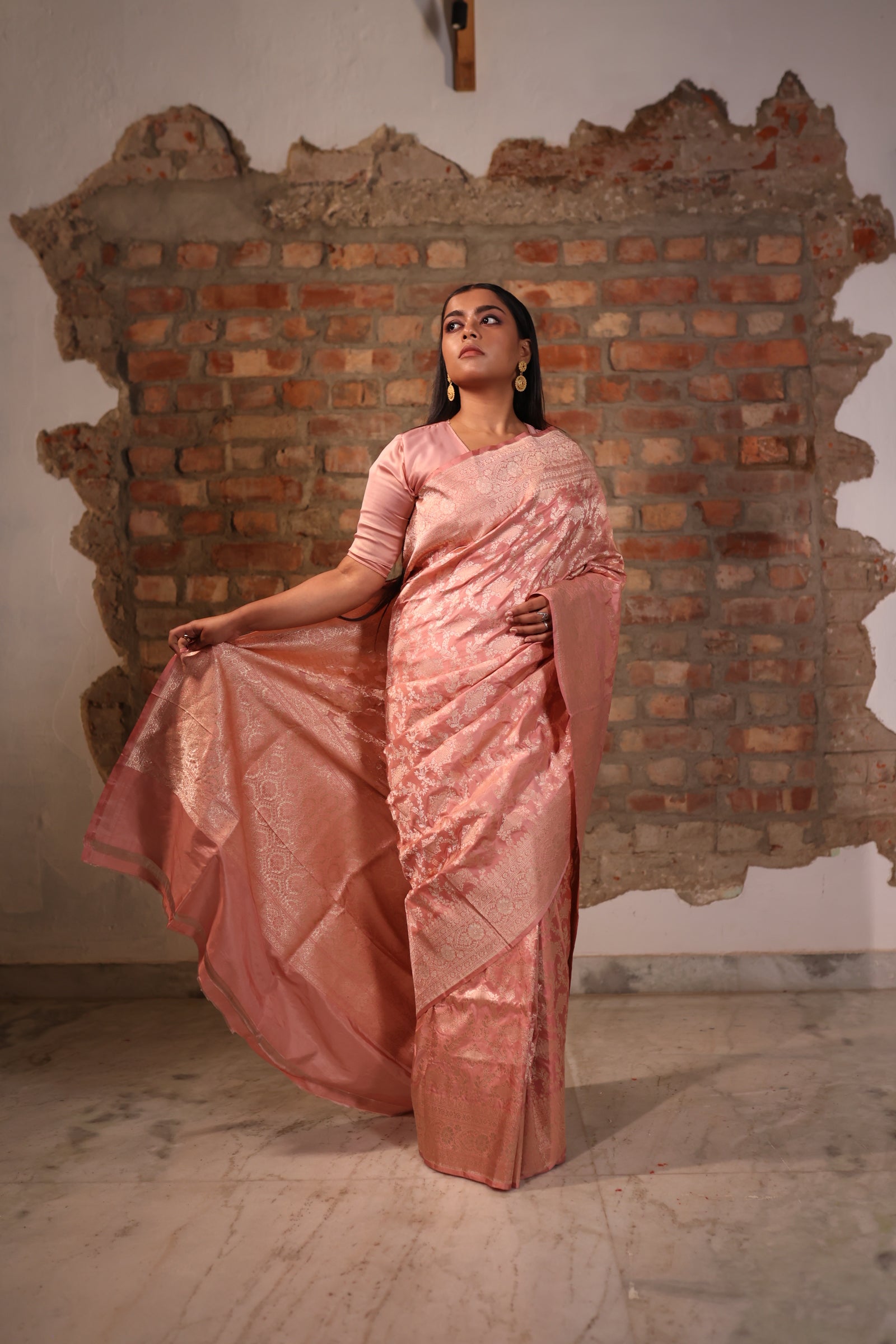 Divya || Dusty Pink Pure Katan Banarasi Saree with all over Jaal woven in Matte Gold Zari