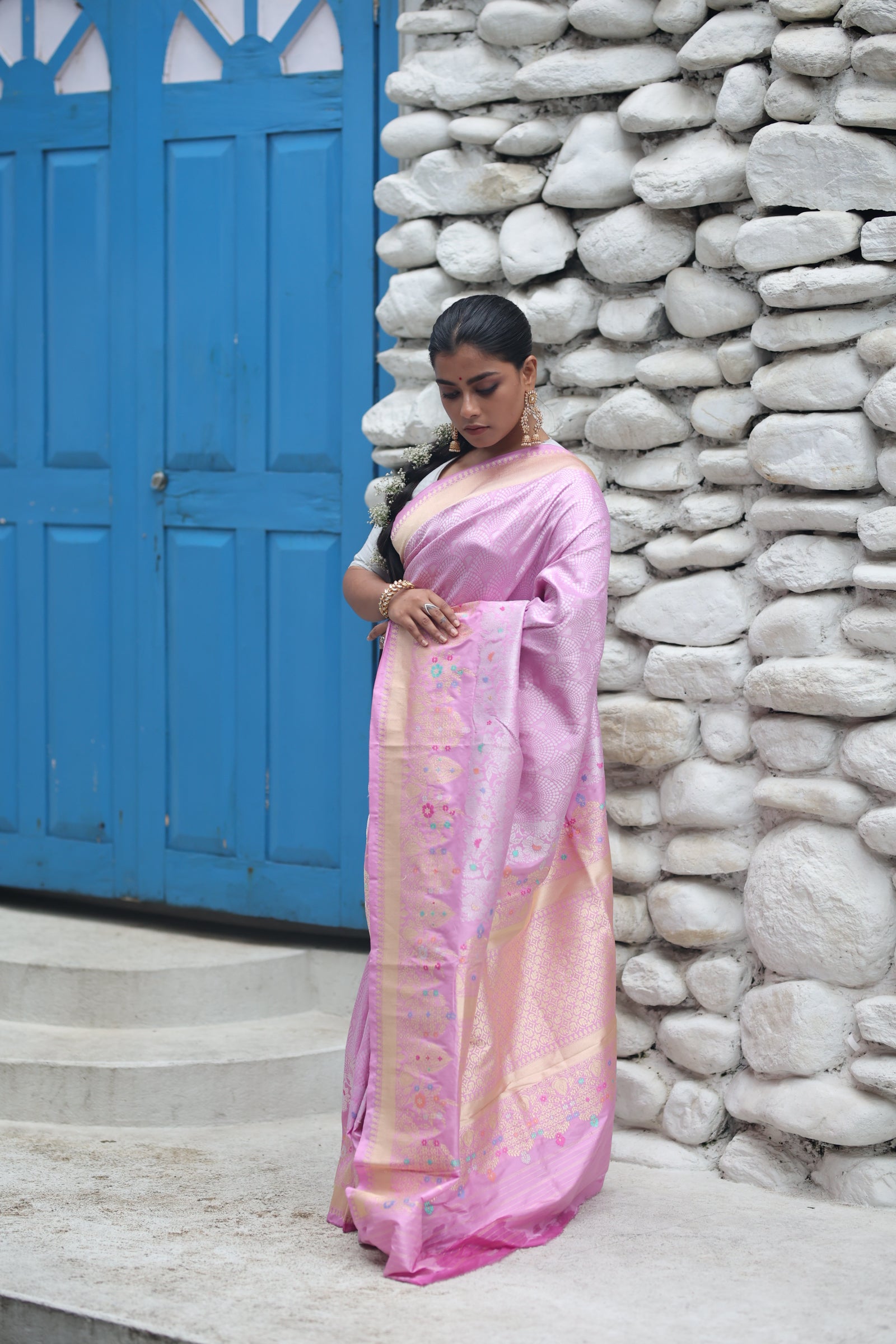 Pravallika || Mauve Pure Katan Handloom Banarasi Saree with all over 'Sea-Shell' motif Brocade in Matte Silver Zari and Golden Kadhua Border with Meenakari highlights