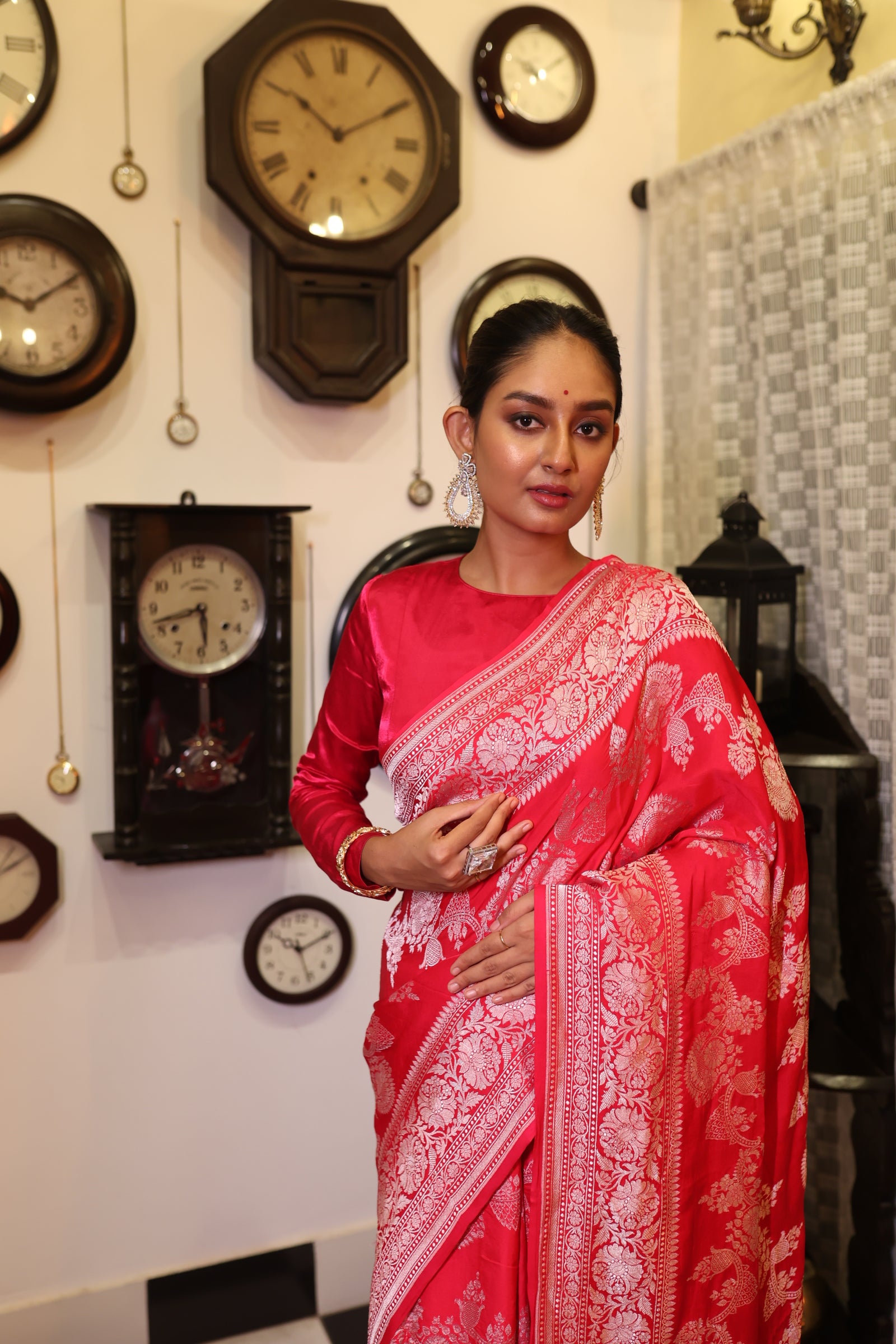 Priyanshi || Magenta Pink Pure Mashru Banarasi Saree with all over Silver Zari Floral Jaal