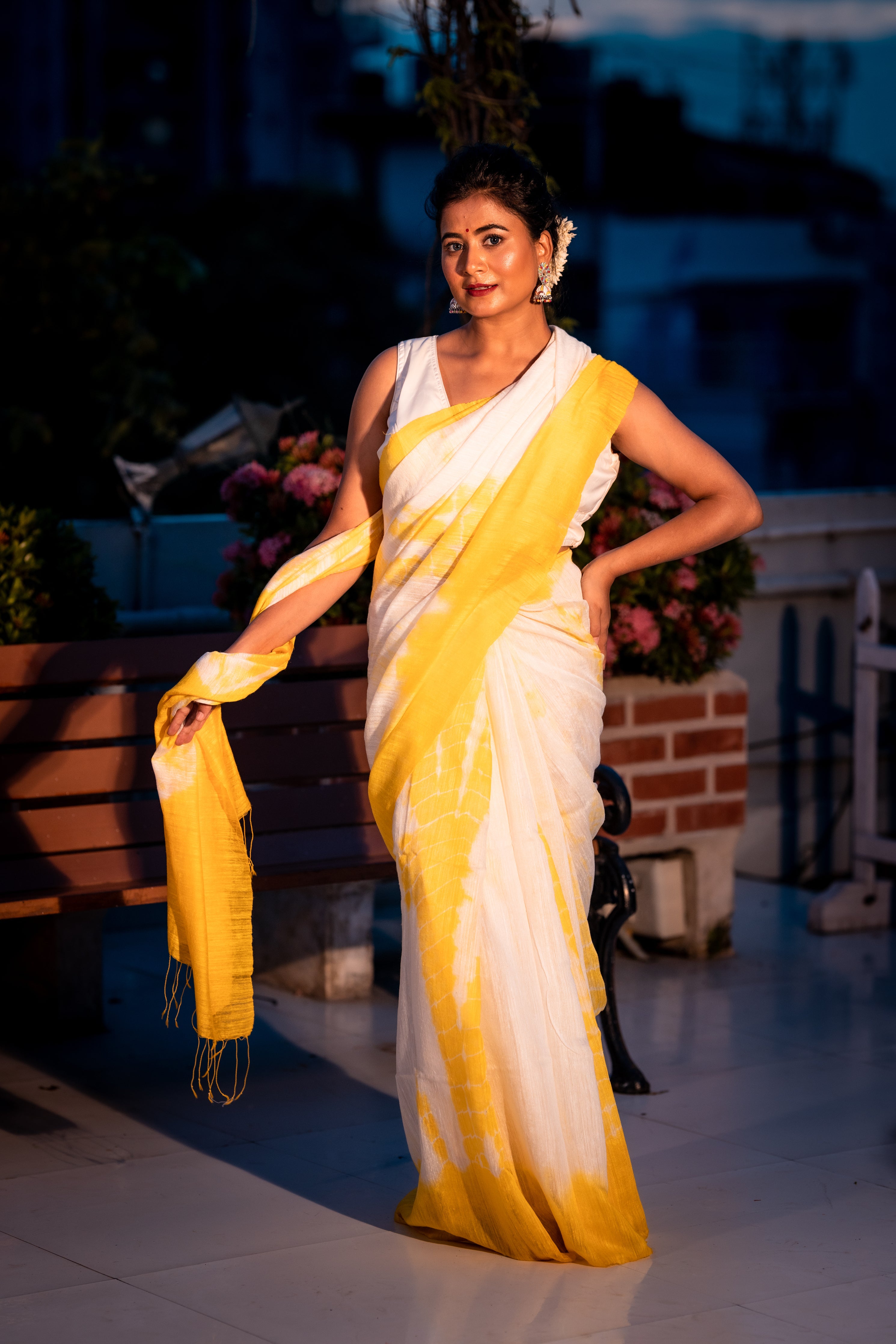 Mango Crush || Bright Yellow and Pure White Premium Matka Bengal Handloom Saree with all over Tie & Dye Bandhni