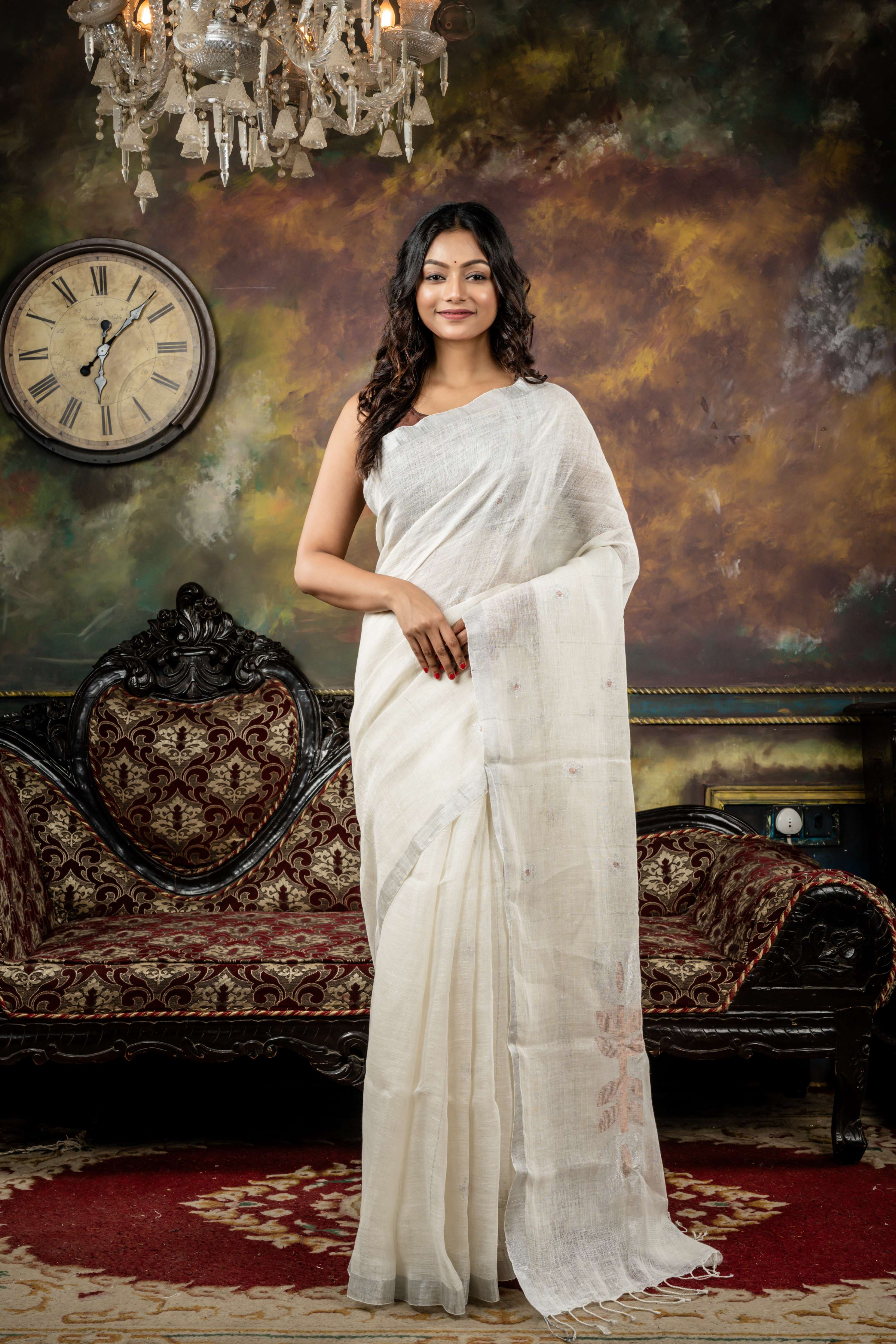 Shweta || Off-White Linen Bengal Handloom Saree with all over Copper & Silver Zari Floral Jamdani Buti, Silver Zari plain Border and Floral motif Pallu