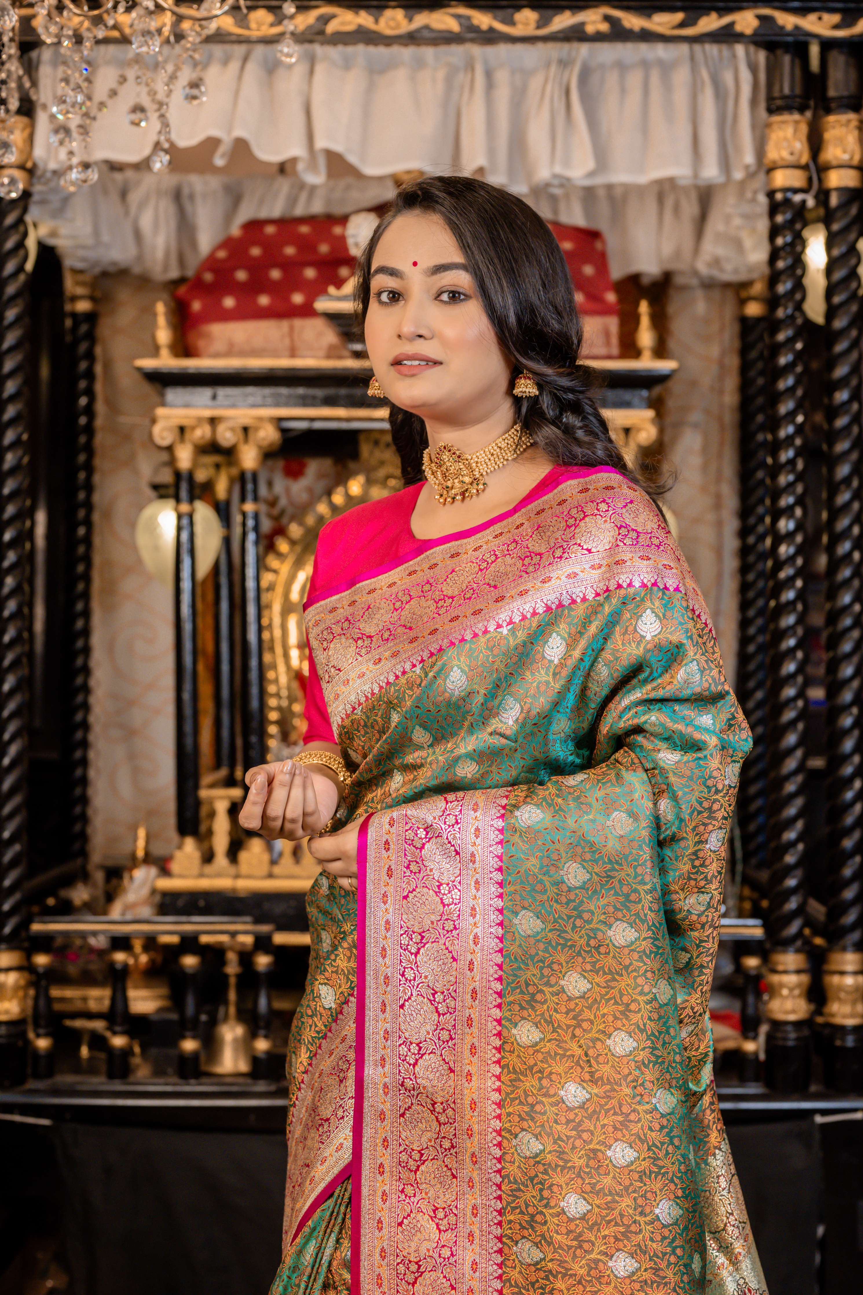 Vanisha || Traditional Banarasi Jamawar Saree on Green dual-tone Katan with all over Light Gold Zari Buta, Floral Jangla and Magenta Pink Border