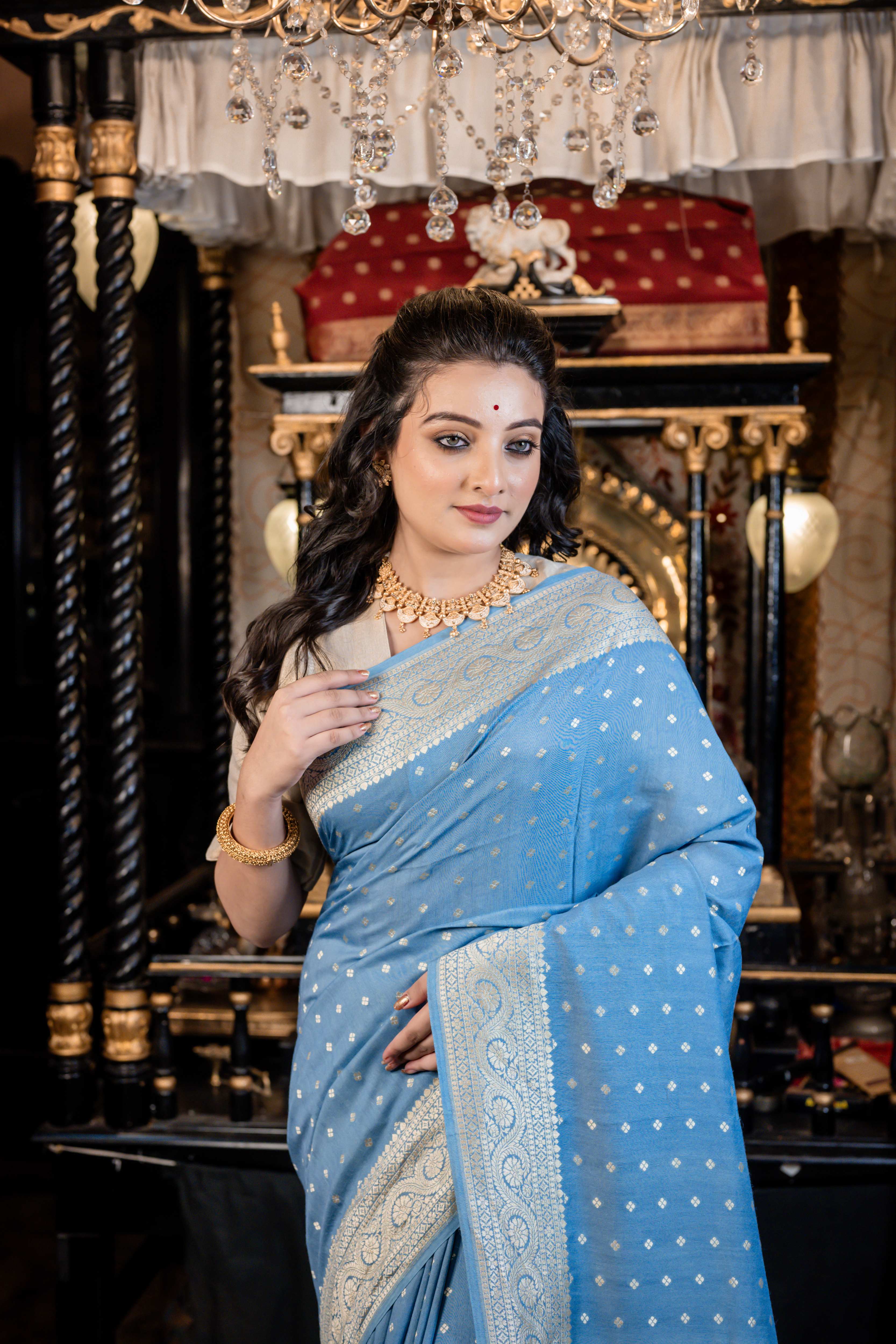 Kuhelika || Dusty Blue Khaddi Munga Banarasi Saree with all over Buti in Matte Gold Zari